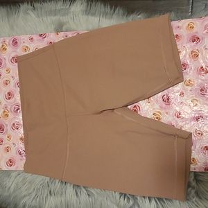 Nwot! Lululemon wunder train hi-rise short 8"